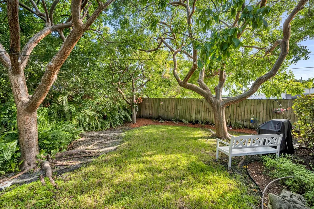 811 NE 14TH PLACE #10 Fort Lauderdale, FL 33304