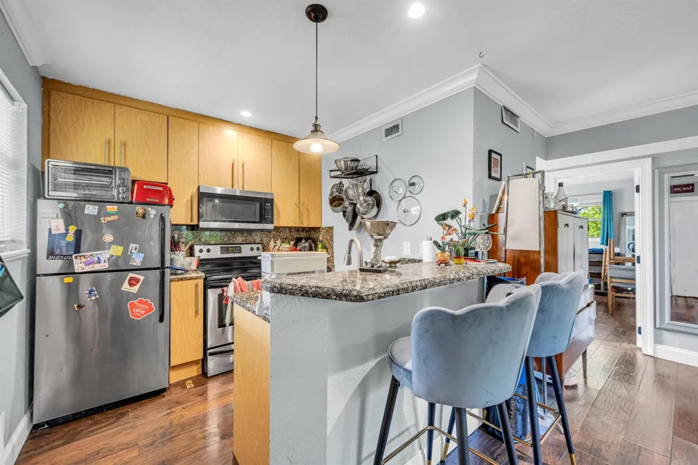 811 NE 14TH PLACE #10 Fort Lauderdale, FL 33304