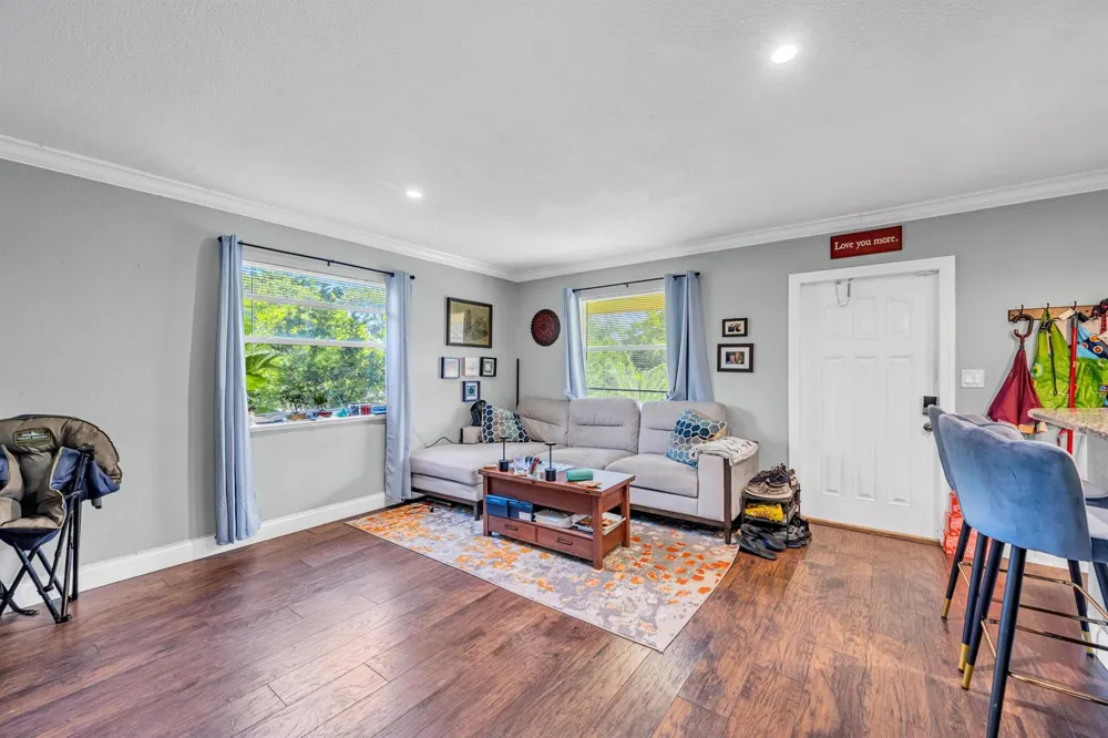 811 NE 14TH PLACE #10 Fort Lauderdale, FL 33304