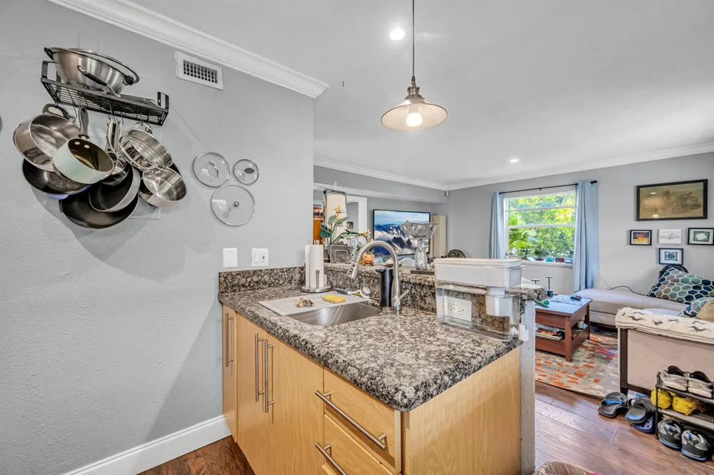 811 NE 14TH PLACE #10 Fort Lauderdale, FL 33304