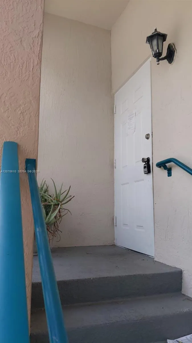 2930 SE 13th Ave #204 Homestead, FL 33035