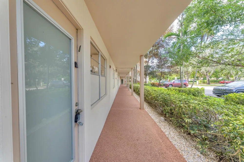 3003 PORTOFINO Isle #K1 Coconut Creek, FL 33066