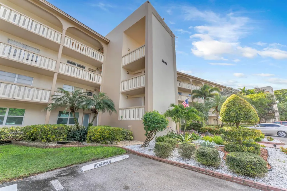 3003 PORTOFINO Isle #K1 Coconut Creek, FL 33066