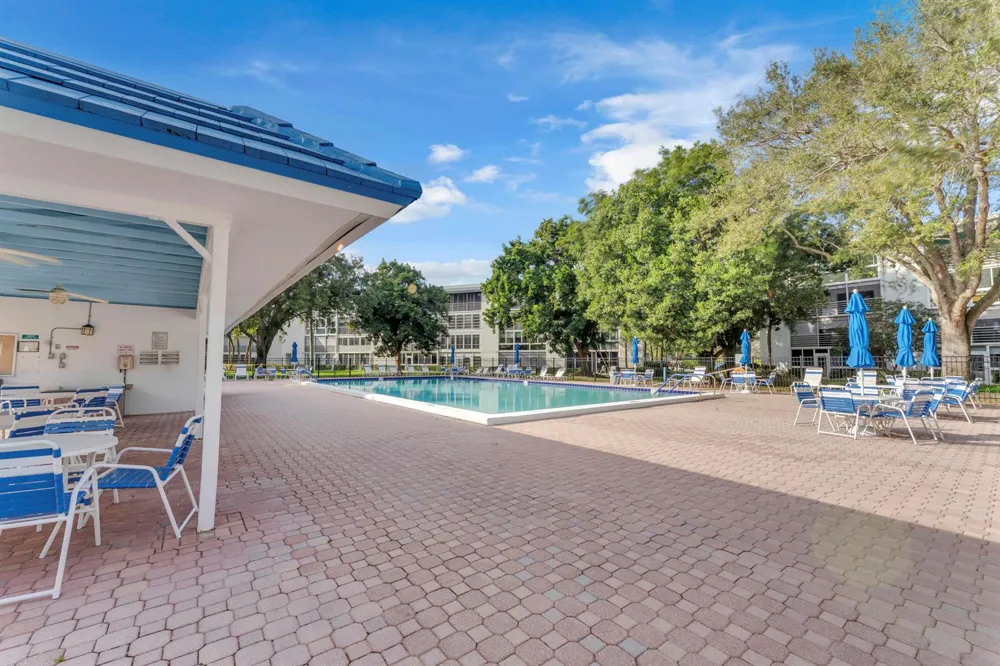 3003 PORTOFINO Isle #K1 Coconut Creek, FL 33066