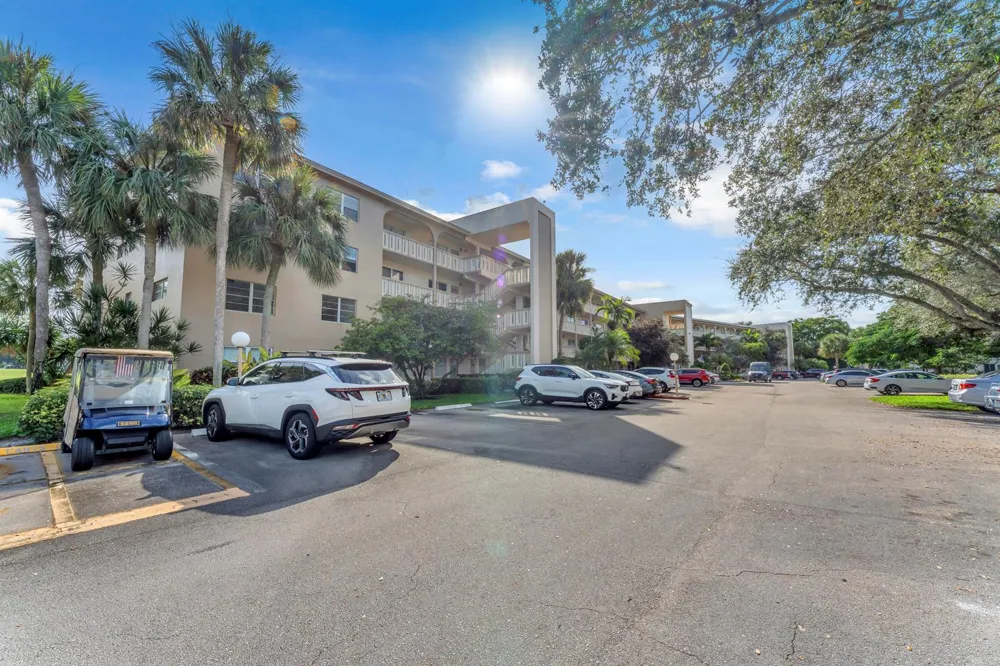 3003 PORTOFINO Isle #K1 Coconut Creek, FL 33066