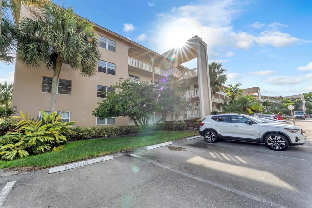 3003 PORTOFINO Isle #K1 Coconut Creek, FL 33066