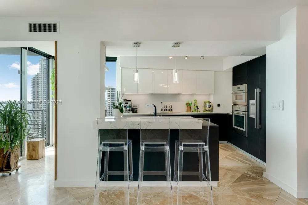 335 S Biscayne Blvd #2609 Miami, FL 33131