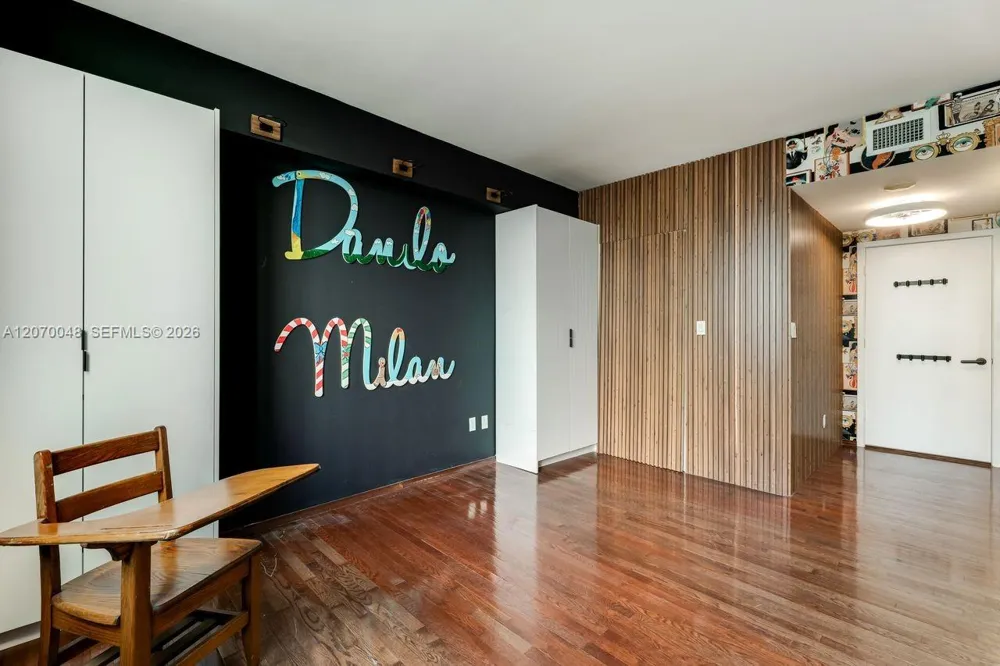 335 S Biscayne Blvd #2609 Miami, FL 33131