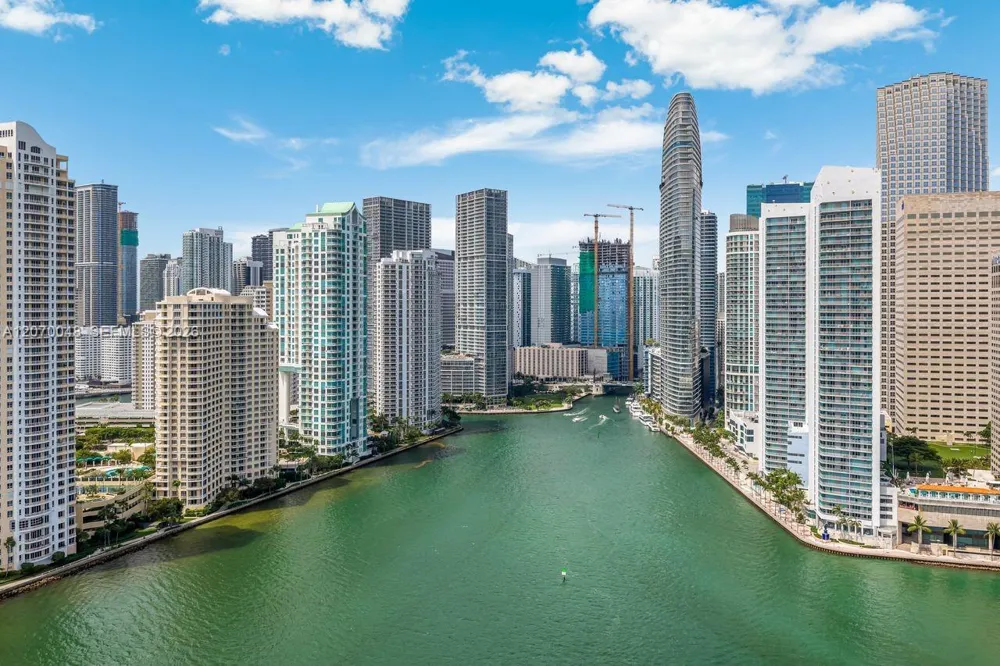 335 S Biscayne Blvd #2609 Miami, FL 33131