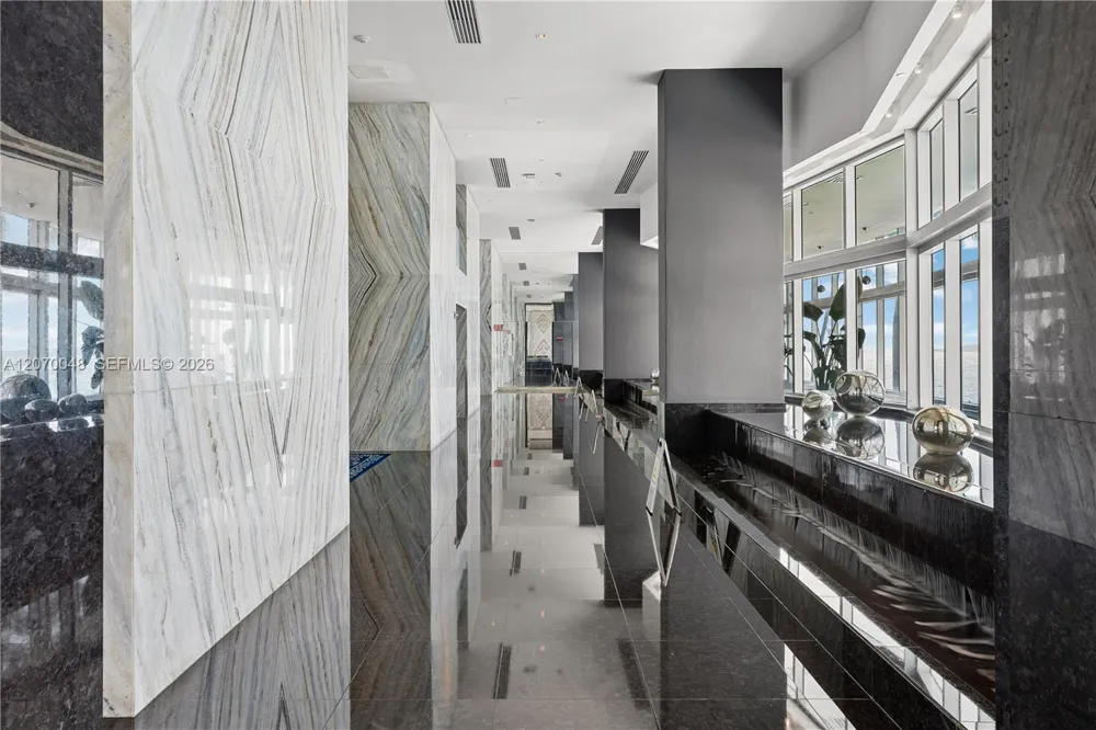 335 S Biscayne Blvd #2609 Miami, FL 33131