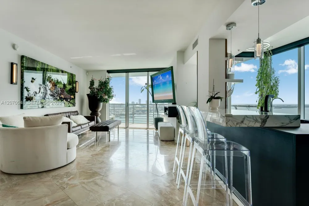 335 S Biscayne Blvd #2609 Miami, FL 33131