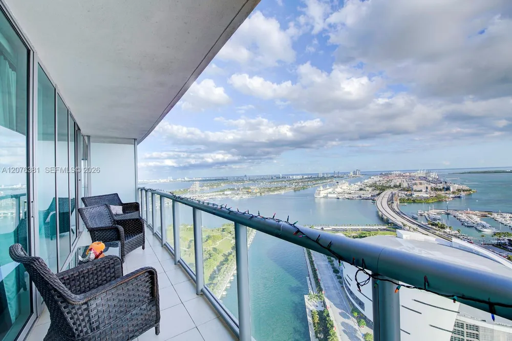 888 Biscayne Blvd #4007 Miami, FL 33132