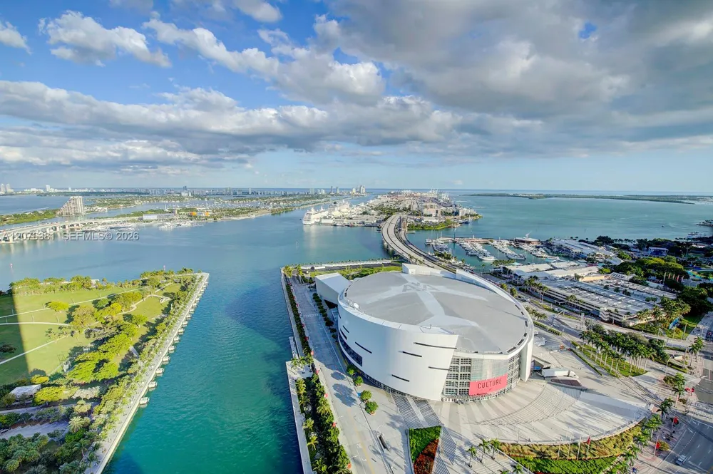 888 Biscayne Blvd #4007 Miami, FL 33132