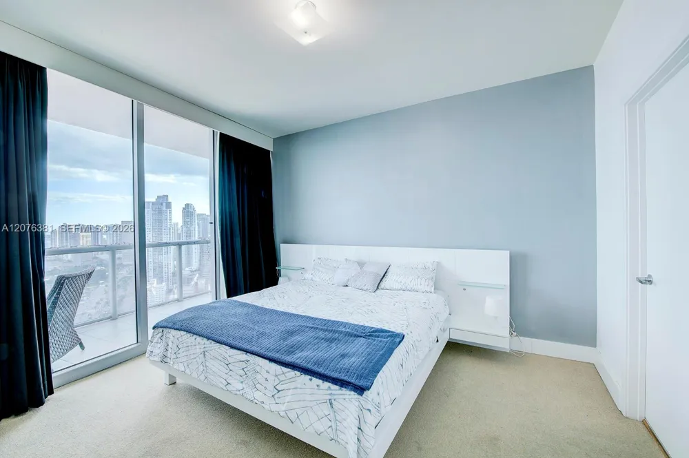888 Biscayne Blvd #4007 Miami, FL 33132