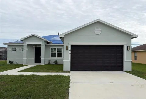 1649 SW Merchant Ln
