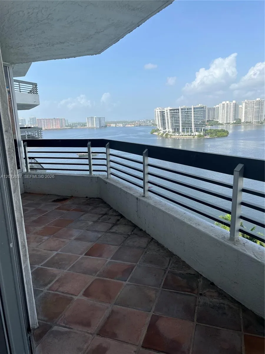 19101 NE 36TH CT #1602 Aventura, FL 33180