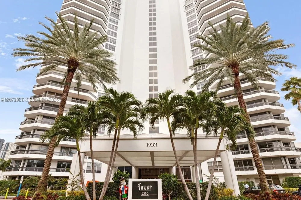 19101 NE 36TH CT #1602 Aventura, FL 33180