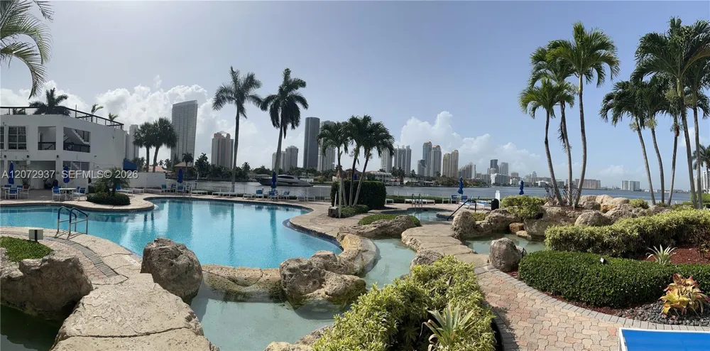 19101 NE 36TH CT #1602 Aventura, FL 33180