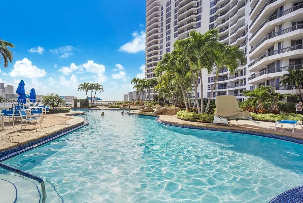 19101 NE 36TH CT #1602 Aventura, FL 33180