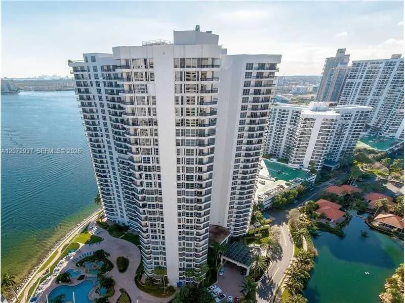 19101 NE 36TH CT #1602 Aventura, FL 33180
