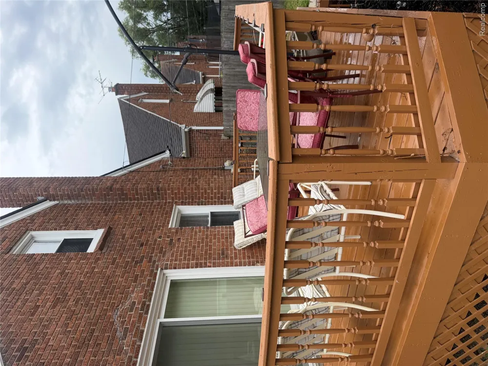 21051 Universal Avenue Eastpointe City, MI 48021