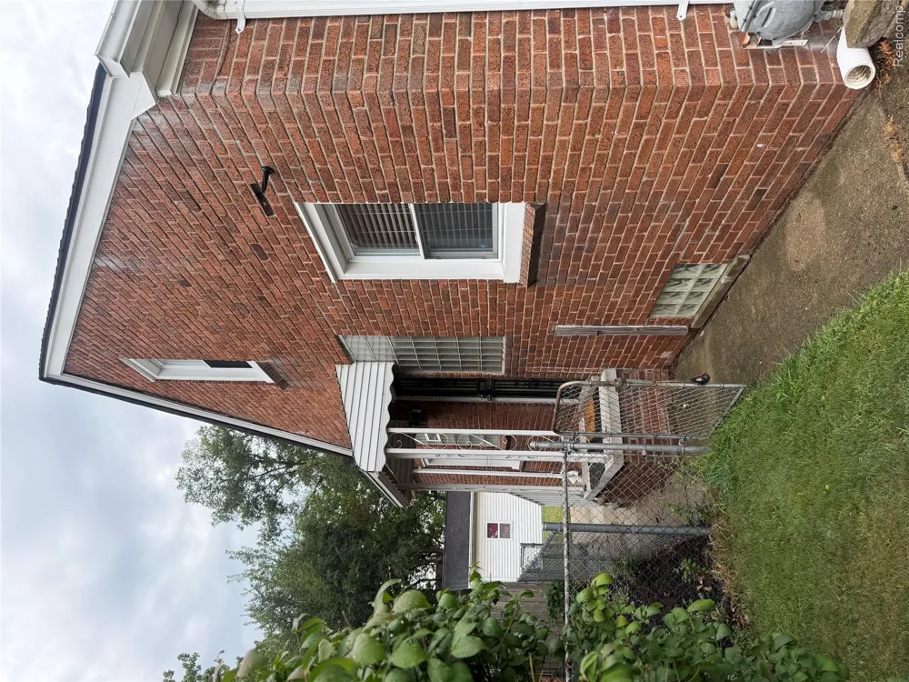 21051 Universal Avenue Eastpointe City, MI 48021