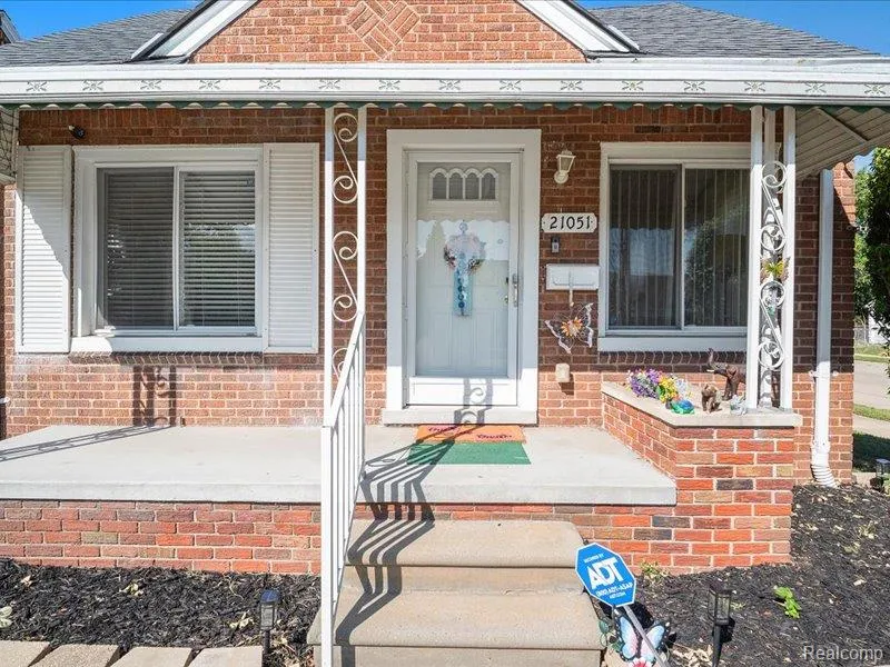 21051 Universal Avenue Eastpointe City, MI 48021