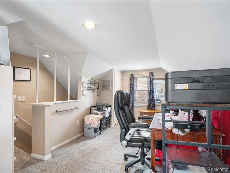 21051 Universal Avenue Eastpointe City, MI 48021