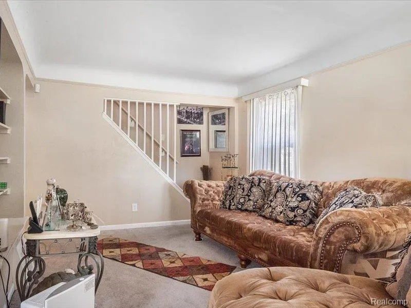 21051 Universal Avenue Eastpointe City, MI 48021