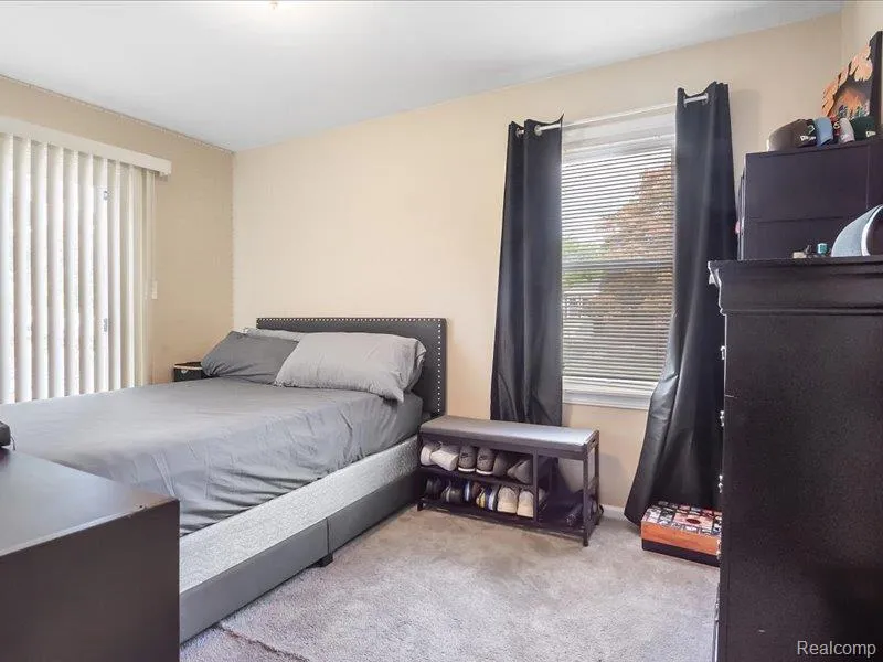 21051 Universal Avenue Eastpointe City, MI 48021