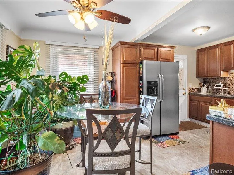 21051 Universal Avenue Eastpointe City, MI 48021