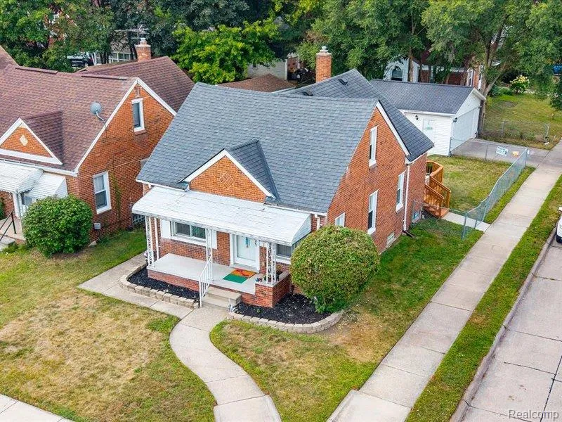 21051 Universal Avenue Eastpointe City, MI 48021
