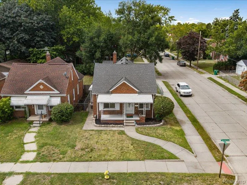 21051 Universal Avenue Eastpointe City, MI 48021
