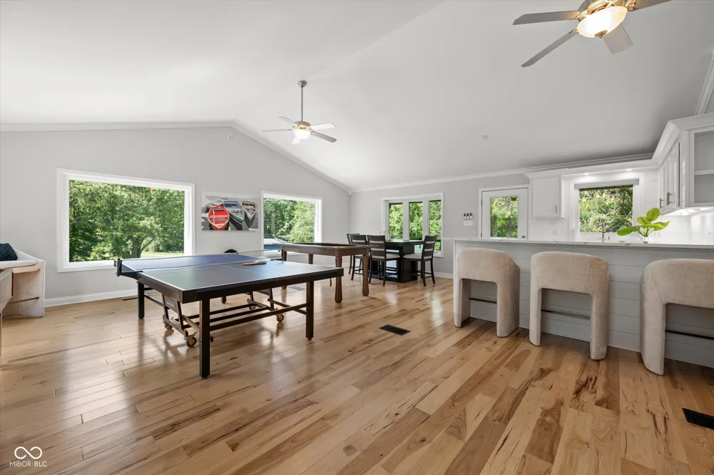 7800 Lakewood Drive Unionville, IN 47468