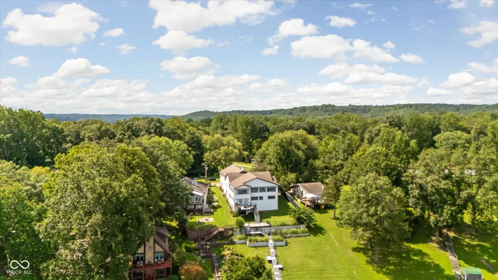 7800 Lakewood Drive Unionville, IN 47468