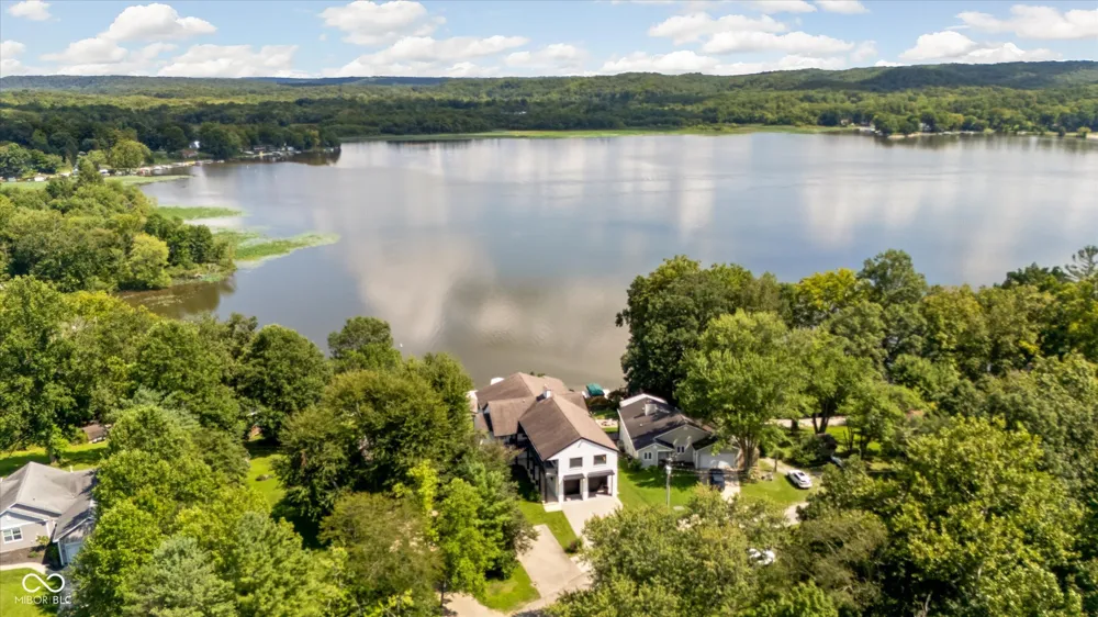 7800 Lakewood Drive Unionville, IN 47468