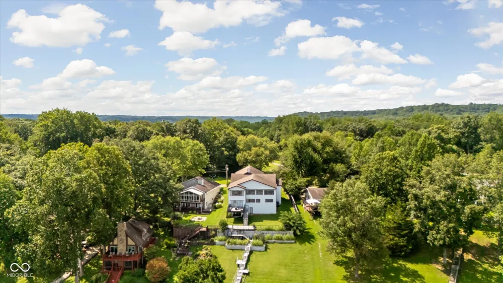 7800 Lakewood Drive Unionville, IN 47468