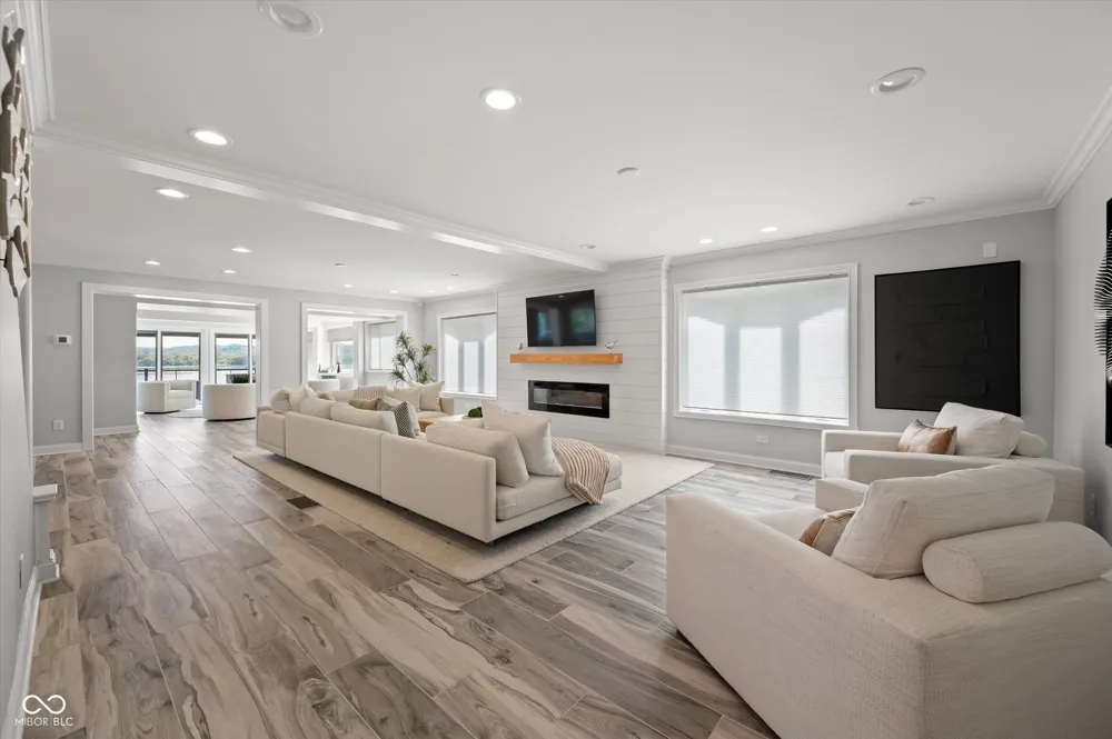 7800 Lakewood Drive Unionville, IN 47468