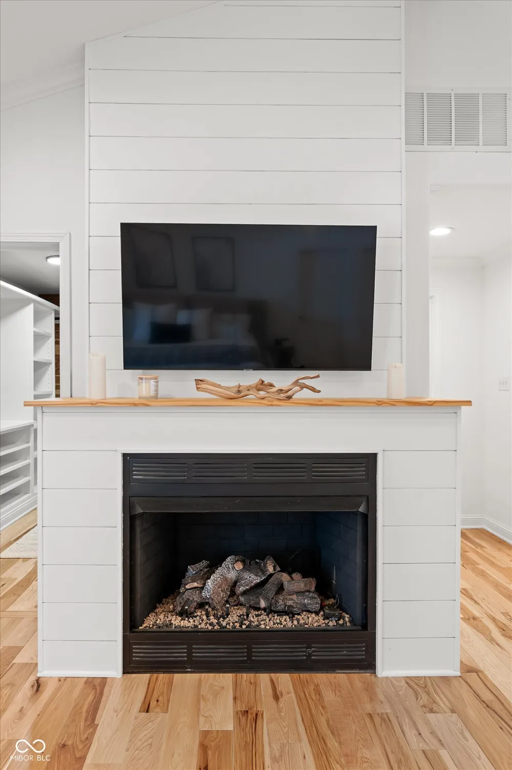 7800 Lakewood Drive Unionville, IN 47468