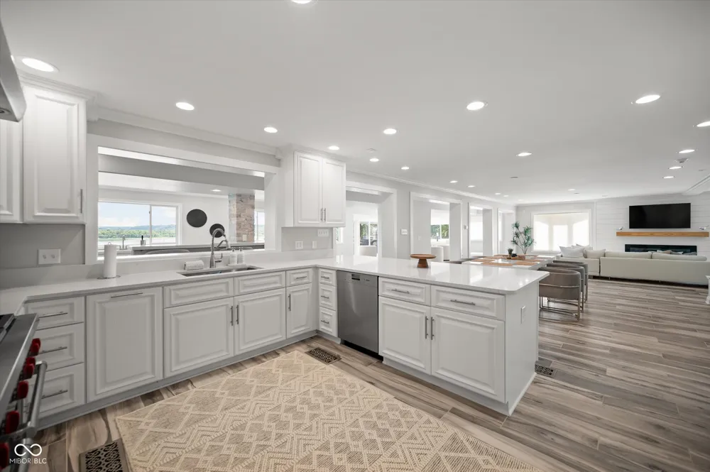 7800 Lakewood Drive Unionville, IN 47468