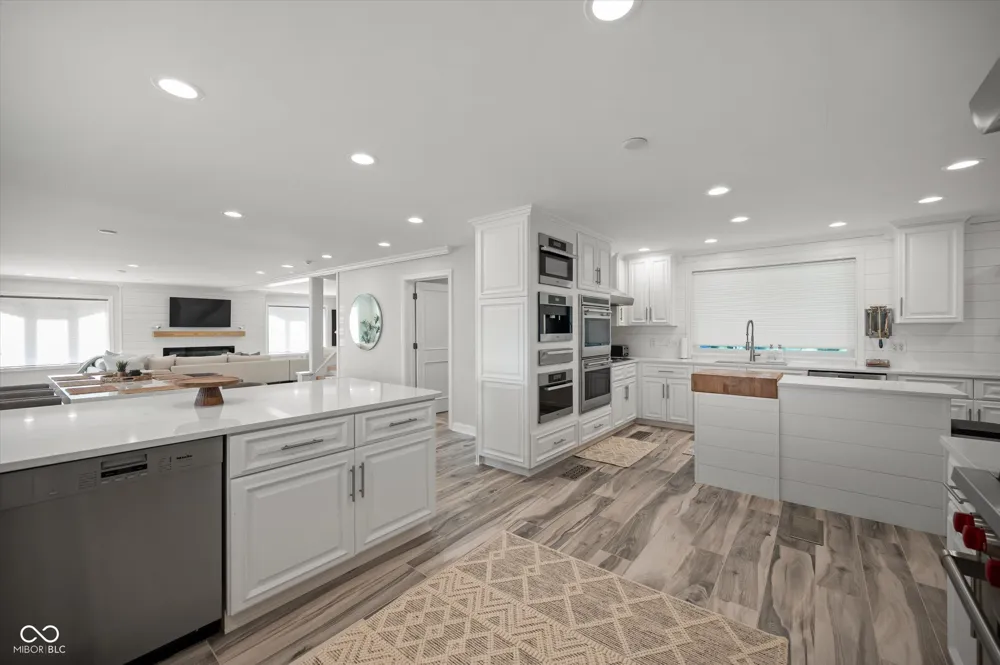 7800 Lakewood Drive Unionville, IN 47468