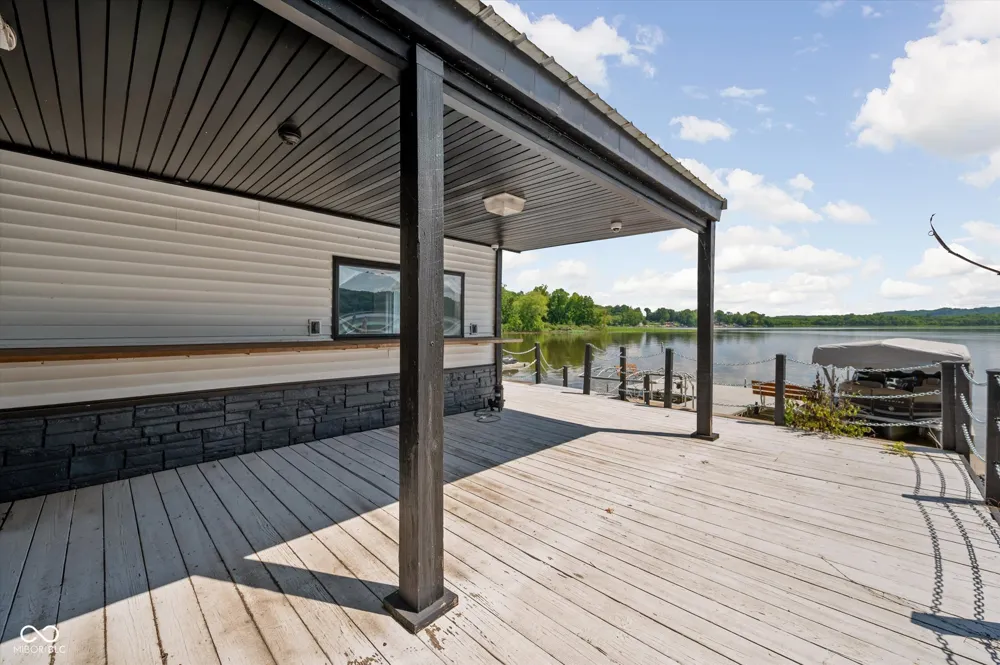 7800 Lakewood Drive Unionville, IN 47468