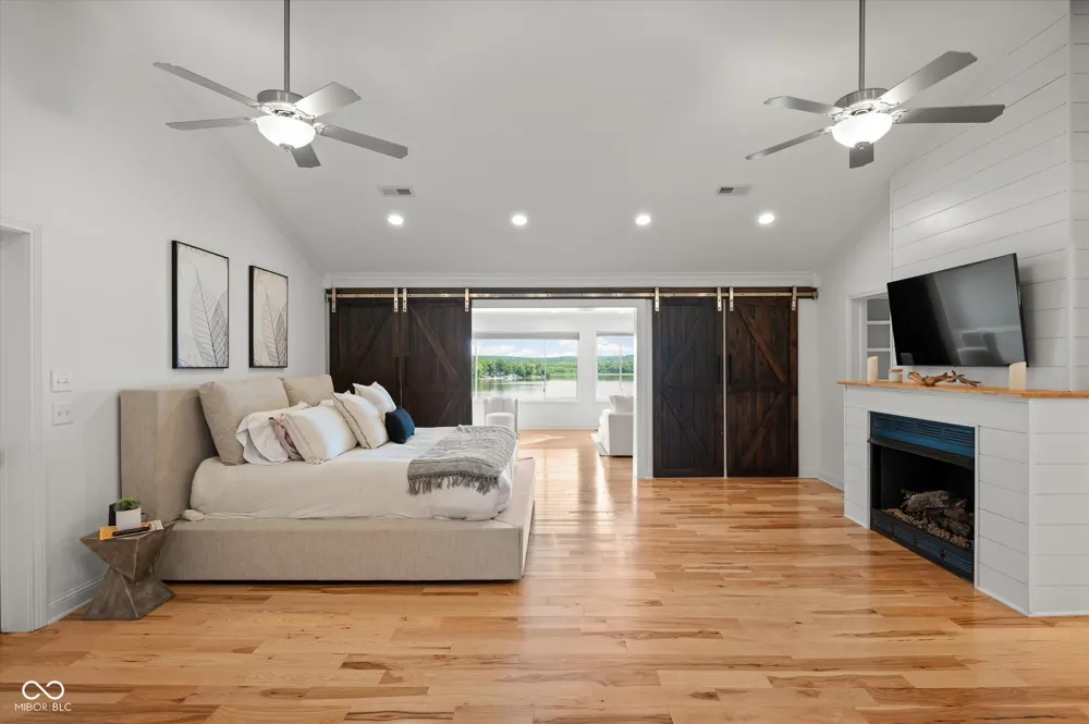 7800 Lakewood Drive Unionville, IN 47468