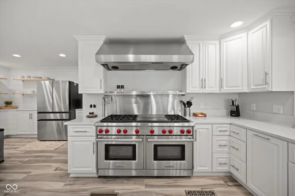7800 Lakewood Drive Unionville, IN 47468