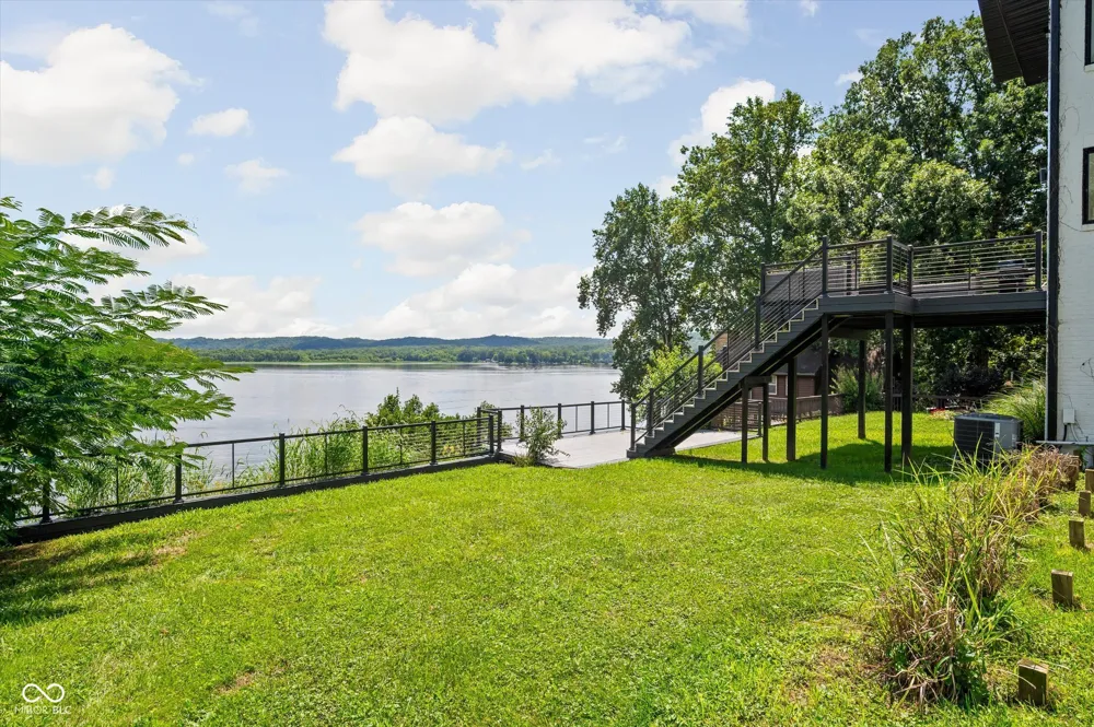 7800 Lakewood Drive Unionville, IN 47468