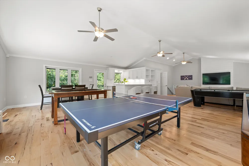 7800 Lakewood Drive Unionville, IN 47468