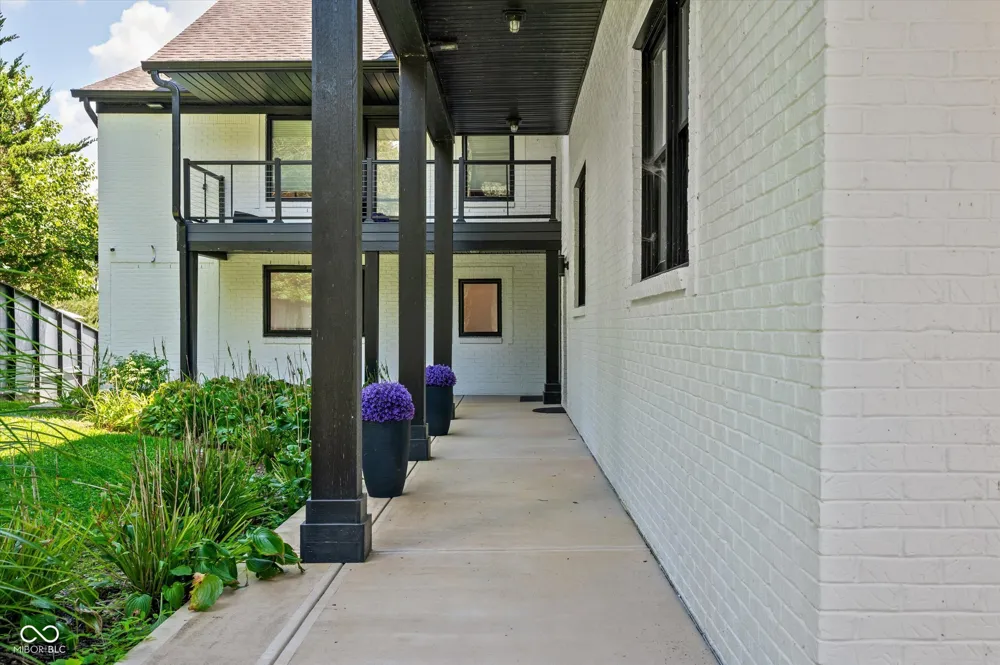 7800 Lakewood Drive Unionville, IN 47468