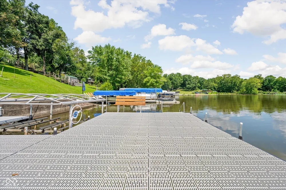 7800 Lakewood Drive Unionville, IN 47468