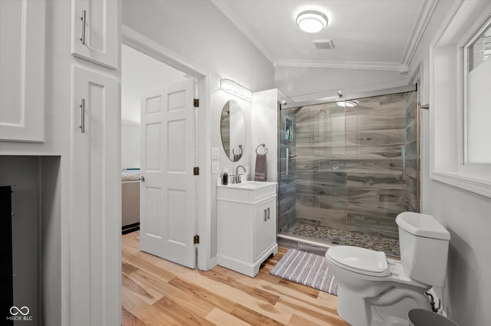 7800 Lakewood Drive Unionville, IN 47468