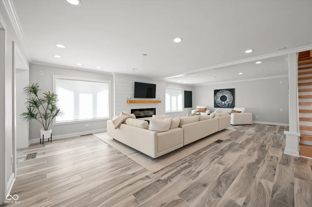 7800 Lakewood Drive Unionville, IN 47468